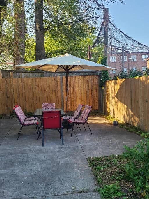 3 Bedroom House In Downtown *